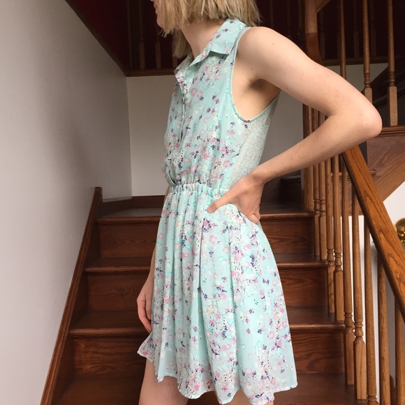 Urban Outfitters Dresses & Skirts - Urban Outfitter mint floral & lace mini dress